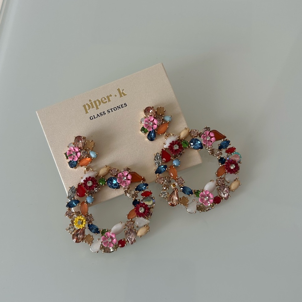 Viral Piper K colorful Glass Stone Floral Statement Earrings - Picture 3 of 4